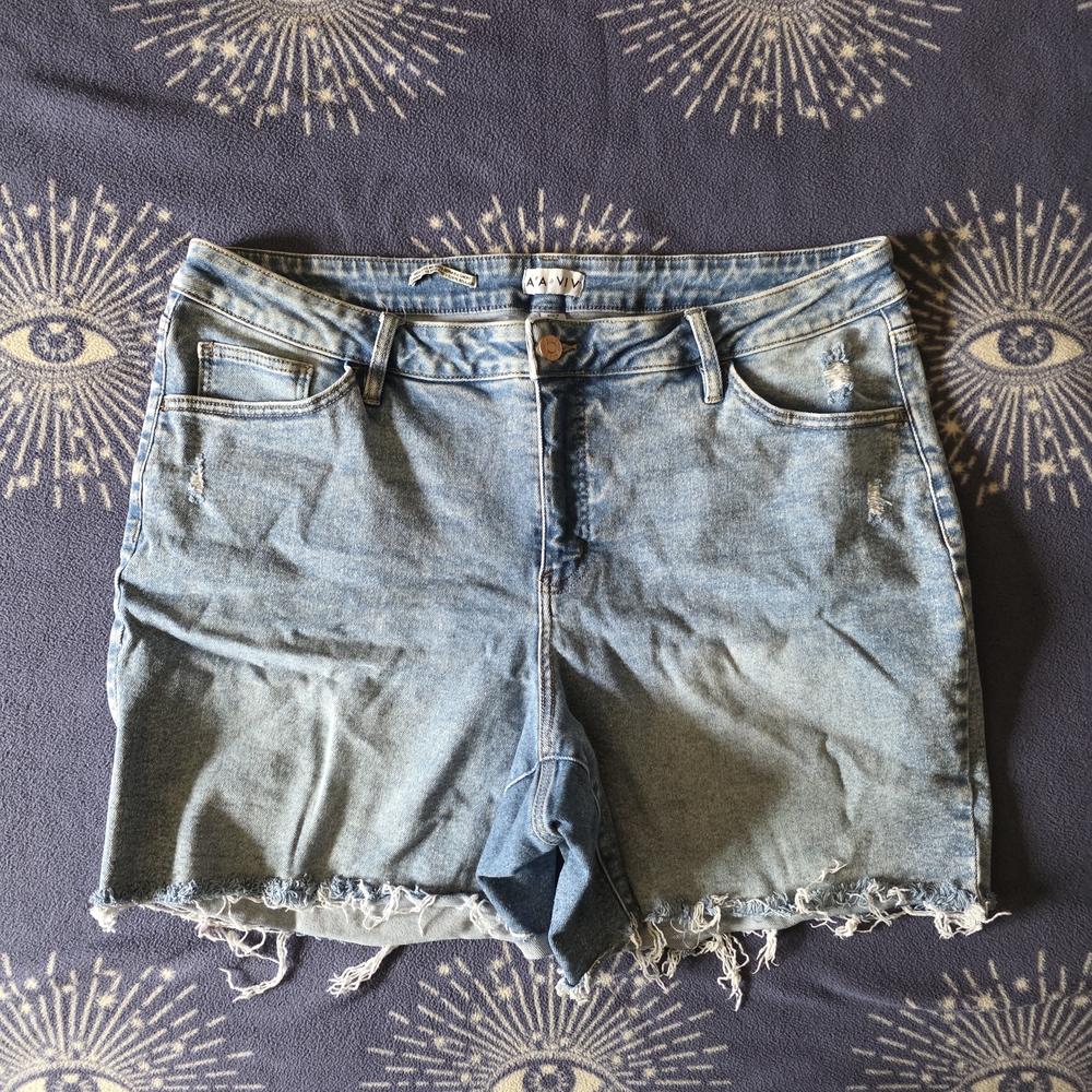 Womens Relaxed Ava & Viv Shorts